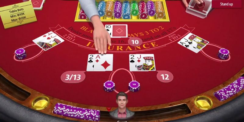 Theo dõi lá bài ngửa của Dealer nhằm đưa ra lựa chọn phù hợp